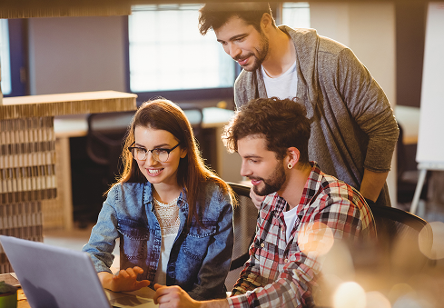 Cómo administrar e influir en su equipo virtual